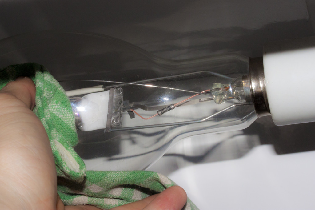 400 watt metal halide bulbs safety